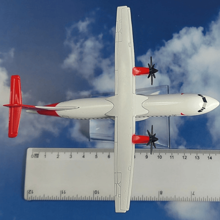 Avión Atr 600 ,avianca  Escala 1/400, 16cm Con Base. 2