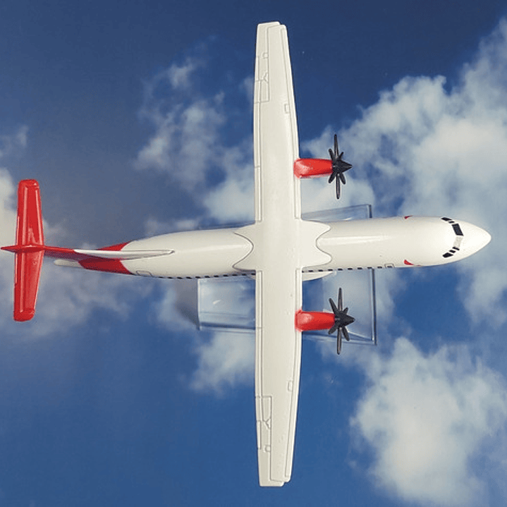 Avión Atr 600 ,avianca  Escala 1/400, 16cm Con Base. 5